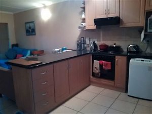 2 Bed Apartment in Klein Welgevonden