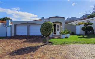 3 Bedroom House in Onrus
