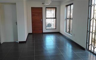 2 Bedroom House in Kensington