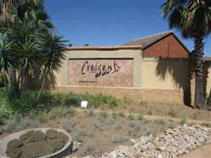 816 m² Land available in Crescent Wood Country Estate