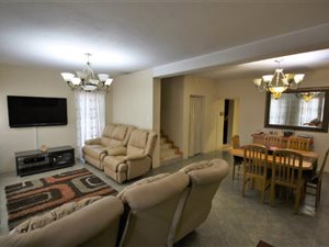 3 Bed Duplex in Wierda Park