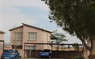 3 Bedroom House in Heuwelsig Estate