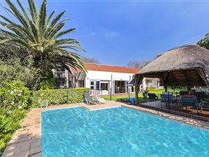 9 Bed House in Winston Ridge