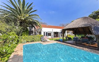 9 Bedroom House in Atholl