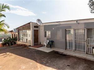 5 Bed House in Sea View