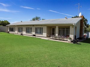 5 Bed House in Barkly West