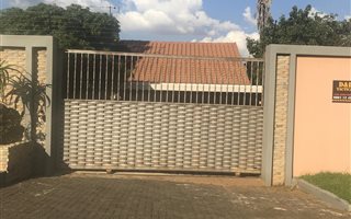 4 Bedroom House in Glenanda