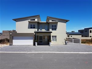 4 Bedroom House in Sunset Estate