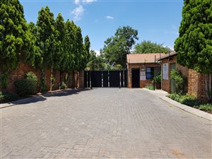 2 Bed Simplex in Weltevreden Park