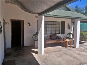 3 Bed House in Steytlerville