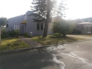 3 Bed House in Voelvlei