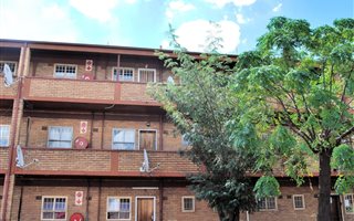 2 Bedroom Flat in Vanderbijlpark CW5