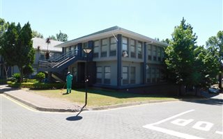 1837 m² Office Space in Cresta