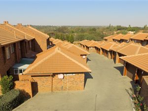 3 Bed Duplex in Garsfontein