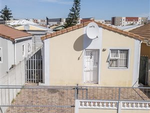 2 Bed House in Scottsdene