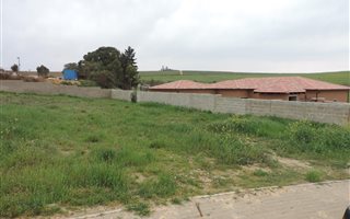 808 m² Land available in Malmesbury