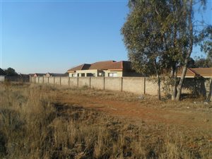 991 m² Land available in Kookrus