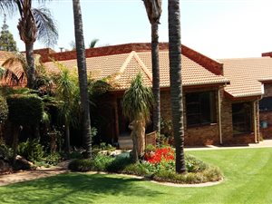 5 Bedroom House in Noordheuwel