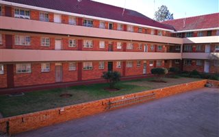 1 Bedroom Apartment in Stilfontein