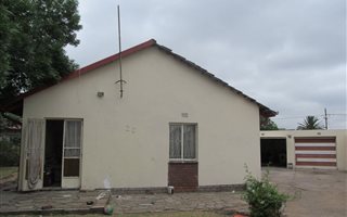 3 Bedroom House in Van Dyk Park