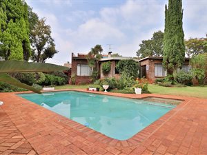 4 Bed House in Die Wilgers
