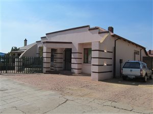 150 m² Commercial space in Springs Central