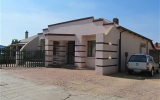 150 m² Commercial space in Springs Central