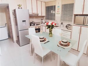 2 Bed House in Charleston Hill
