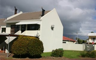 2 Bedroom Townhouse in Paarl