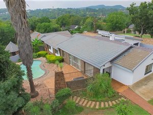 6 Bed House in Lynnwood Manor
