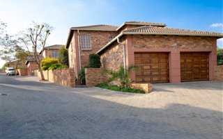 3 Bedroom Townhouse in Olivedale