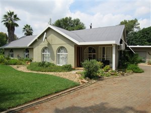 4 Bed House in Spitskop