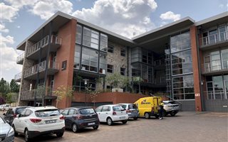 280 m² Commercial space in Bryanston
