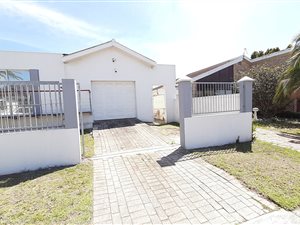 3 Bed House in Gelvan Park