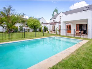 4 Bedroom House in Vlottenburg