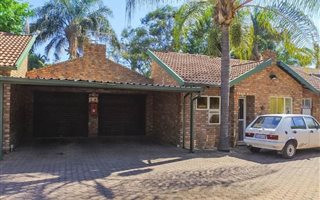 2 Bedroom Townhouse in Doornpoort and surrounds