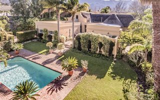 4 Bedroom House in Constantia Upper