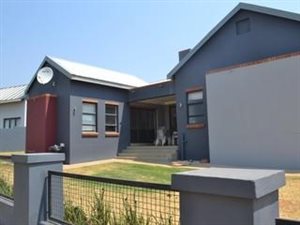 3 Bed House in Copperleaf Golf and Country Estate