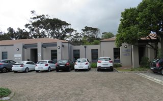 140 m² Office Space in Kenilworth