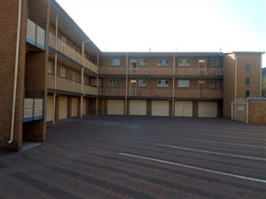 Commercial space in Nigel Central