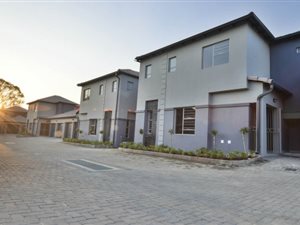 3 Bed House in Equestria