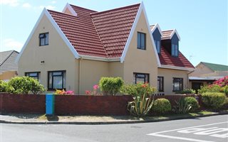 5 Bedroom House in Heathfield