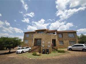 3 Bed Apartment in Elandspark