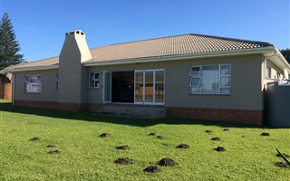4 Bedroom House in Haga Haga