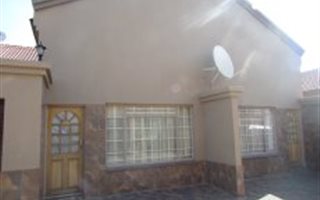 3 Bedroom Duplex in Ladanna