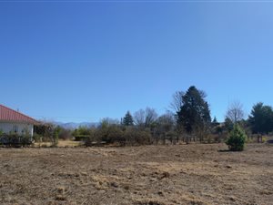 2063 m² Land available in Underberg