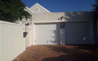 3 Bedroom House in Sunningdale