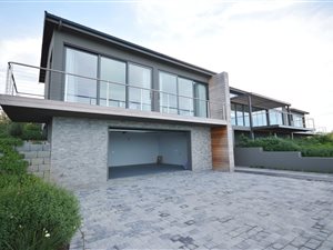 5 Bed House in Pezula Private Estate