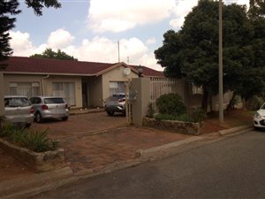 5 Bed House in Birch Acres