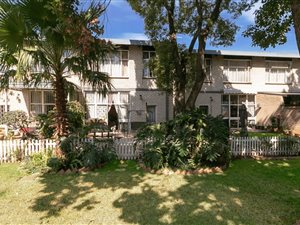3 Bed Apartment in Parktown Estate